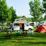 Apartmanhotel Prima Boddenblick -stellplaetze-schlaffaesser-tiny In Ostsee Naehe Groß Kordshagen