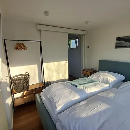 Aparthotel Prima Boddenblick - Camping-stellplaetze - Tiny & In Ostsee Naehe Gross Kordshagen
