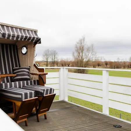 Appart hôtel Prima Boddenblick -stellplaetze-schlaffaesser-tiny In Ostsee Naehe Gross Kordshagen