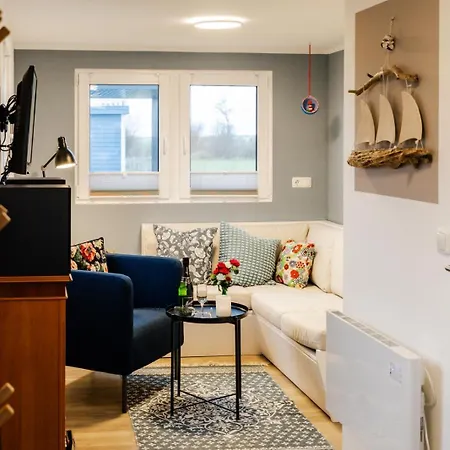 Prima Boddenblick -stellplaetze-schlaffaesser-tiny In Ostsee Naehe *