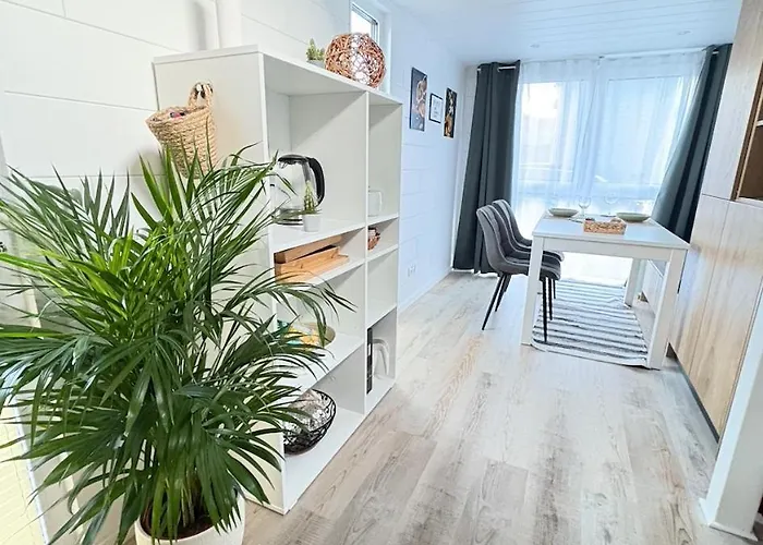 Aparthotel Prima Boddenblick -stellplaetze-schlaffaesser-tiny In Ostsee Naehe